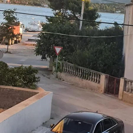 Appartamento In With Sea View, Balcony, Air Conditioning, Wifi 5075-1 *
