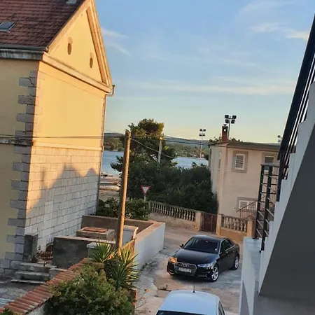 Appartamento In With Sea View, Balcony, Air Conditioning, Wifi 5075-1 Turanj
