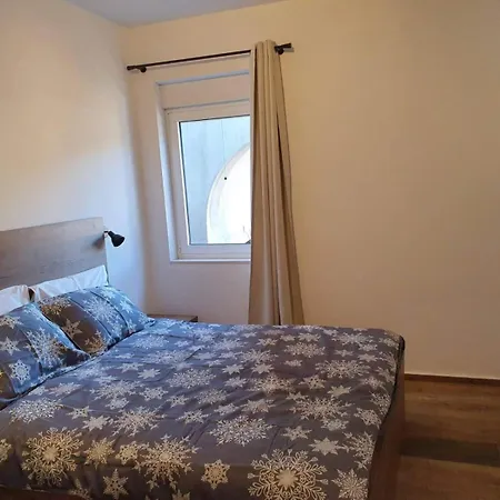 In With Sea View, Balcony, Air Conditioning, Wifi 5075-1 Turanj